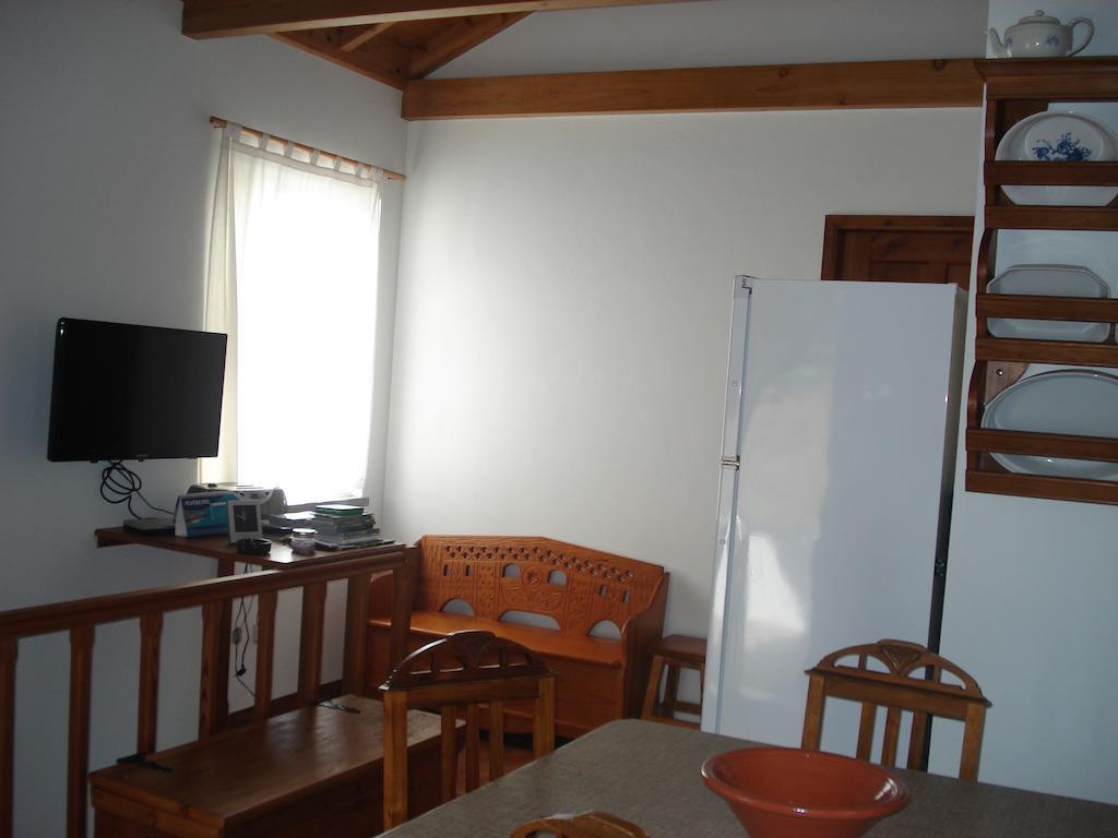 Casa Do Avo Faidoca Villa Calheta de Nesquim Room photo
