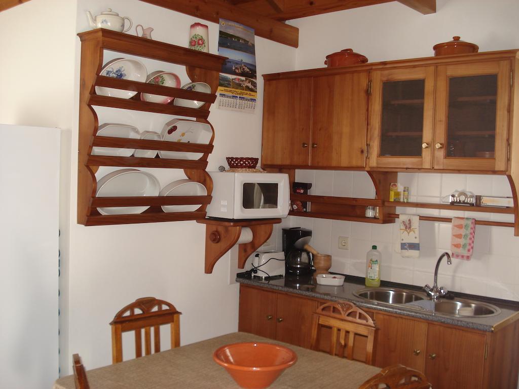 Casa Do Avo Faidoca Villa Calheta de Nesquim Room photo